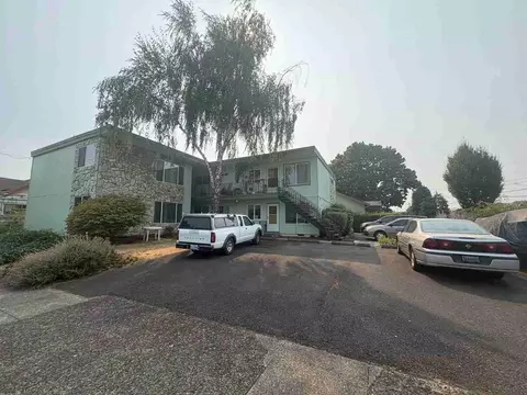 5330 SE Lafayette St, Portland, OR 97206