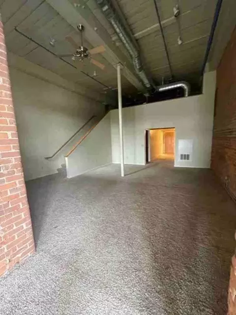 10 Manomet St, New Bedford, MA 02746