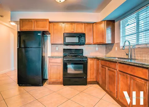W 37th Dr, Los Angeles, CA 90007