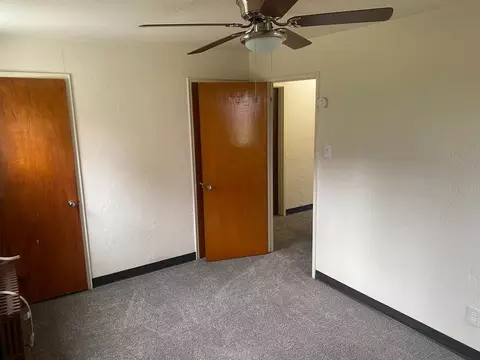 1661 Skyline Dr, Pittsburgh, PA 15227