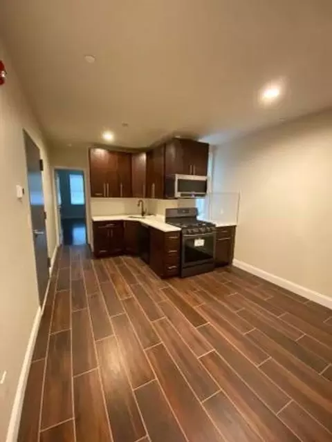 826 Reed St, Philadelphia, PA 19147