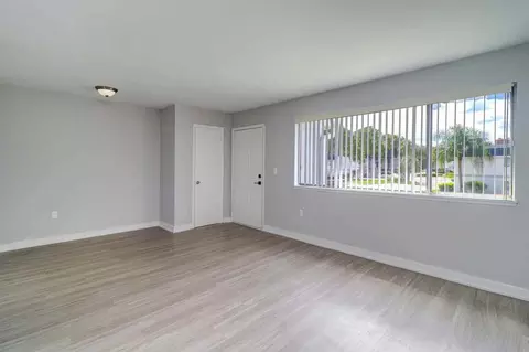 8024 Hidden River Dr, Tampa, FL 33617 photo 65