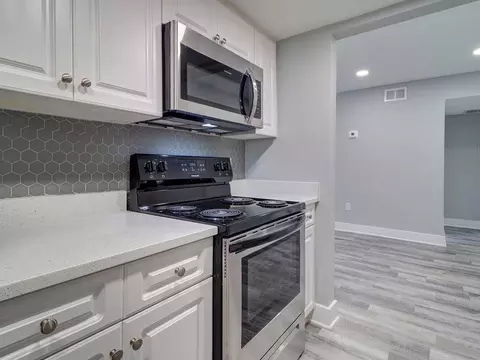 8024 Hidden River Dr, Tampa, FL 33617 photo 78