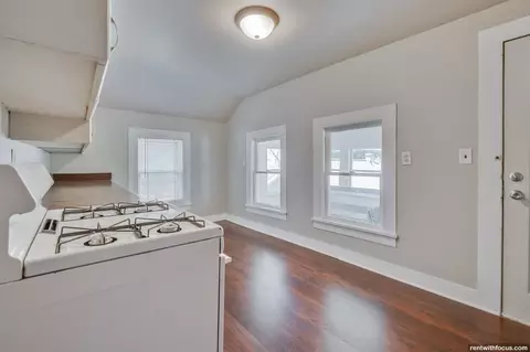 581 Mount Vernon St, Oshkosh, WI 54901