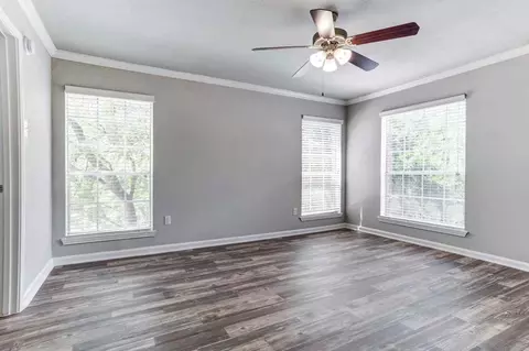 9701 Meyer Forest Dr, Houston, TX 77096 photo 17
