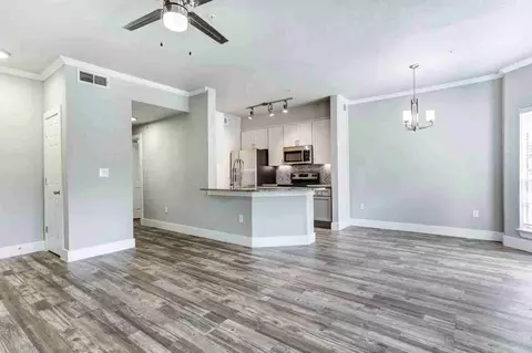 9701 Meyer Forest Dr, Houston, TX 77096 photo 16