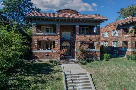 522 Gladstone Blvd, Kansas City, MO 64124