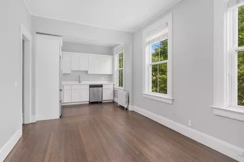 79 Lloyd Ave, Providence, RI 02906