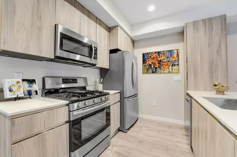 16300 Ventura Blvd, Encino, CA 91436