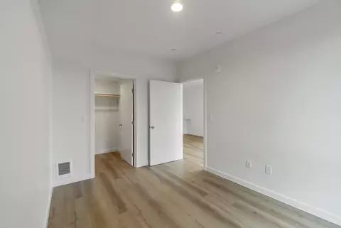 9736 Greenwood Ave N, Seattle, WA 98103 photo 9