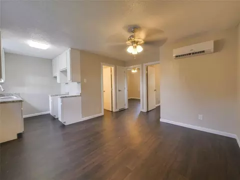 3910 Polly St, Dallas, TX 75210