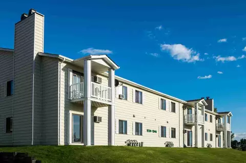 1524 12th St NW, Minot, ND 58703