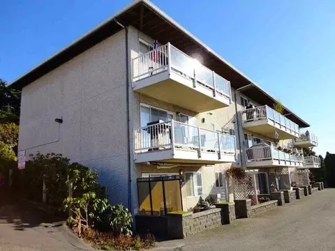 1002 11th St, Bellingham, WA 98225