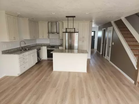 930 E St, Crescent City, CA 95531