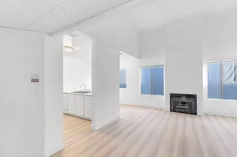 8831 Van Nuys Blvd, Los Angeles, CA 91402