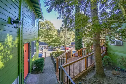 3530 SW Beaverton Hillsdale Hwy, Portland, OR 97221