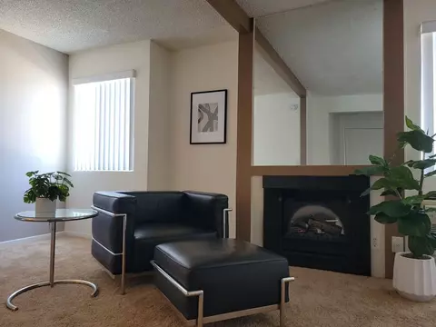 20355 Sherman Way, Los Angeles, CA 91306