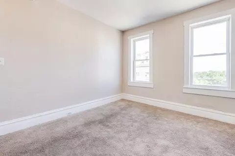 35 Mount Oliver St, Pittsburgh, PA 15210