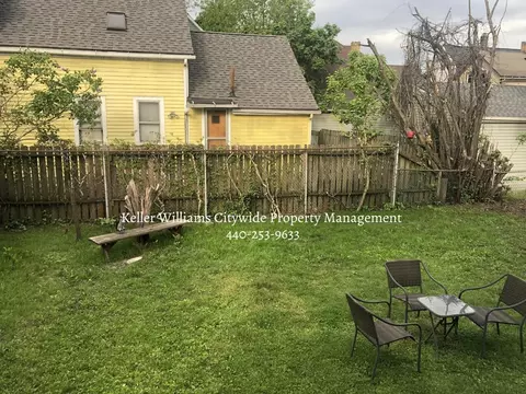 2448 Tremont Ave, Cleveland, OH 44113