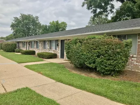 250 N East St, Plainfield, IN 46168