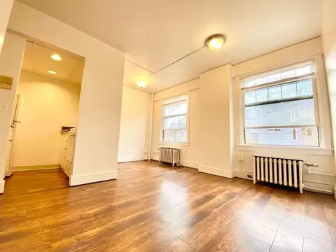 404 E Howell St, Seattle, WA 98122