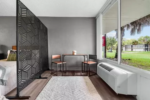 1057 Broward Rd, Jacksonville, FL 32218