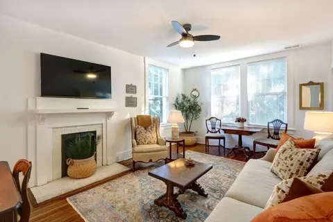 306 E Victory Dr, Savannah, GA 31405