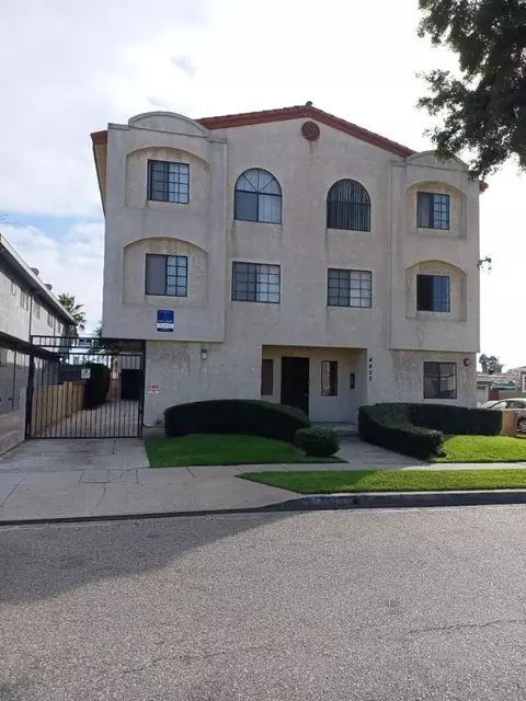 4452 W 137th St, Hawthorne, CA 90250