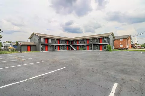 3405 Shagbark Rd, Louisville, KY 40216