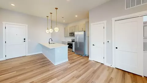 1206 N 4th St, Columbus, OH 43201 photo 3