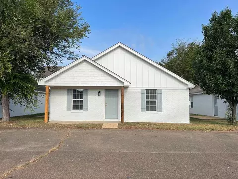 Cypress Cir, Oxford, MS 38655