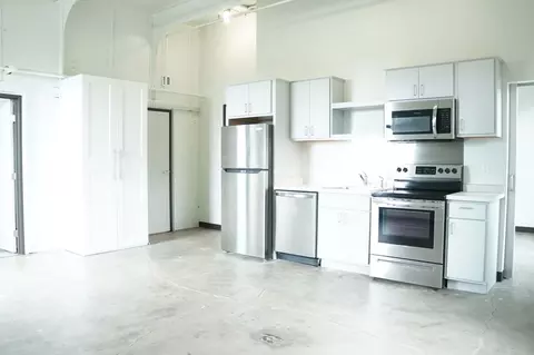 521 W 2nd St, Duluth, MN 55802