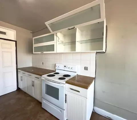 119 E 3rd Ave, Mitchell, SD 57301