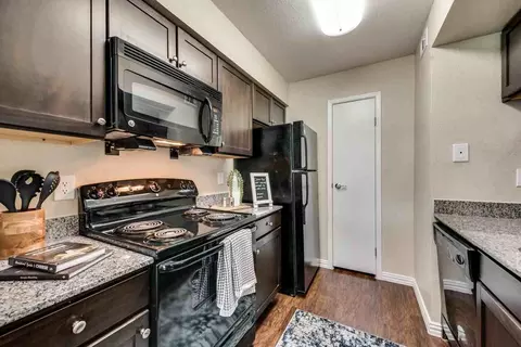 1020 Scotland Dr, Desoto, TX 75115 photo 10