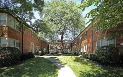 2104 W Foster Ave, Chicago, IL 60625