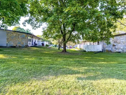 Rolling Meadows Dr, Delaware, OH 43015 photo 3