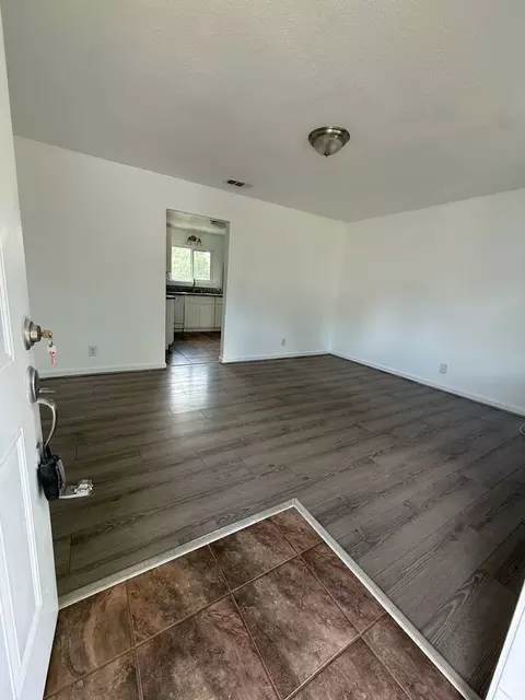 2976 Wright St, Sacramento, CA 95821 photo 2