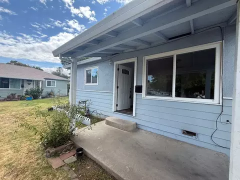 2976 Wright St, Sacramento, CA 95821