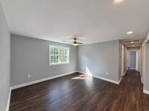 1351 Avondale Dr, Clarksville, TN 37040