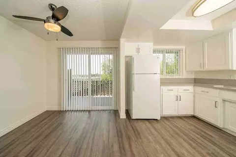 1110 Meadow Lake Dr, Vista, CA 92084