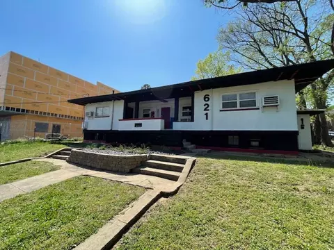 621 N Leverett Ave, Fayetteville, AR 72701