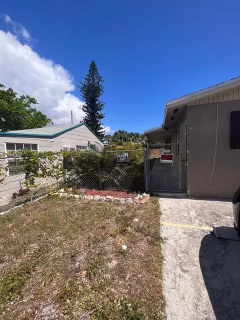 164 W 14th St, Riviera Beach, FL 33404