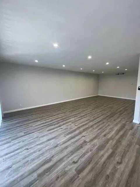 330 N Crescent Dr, Beverly Hills, CA 90210