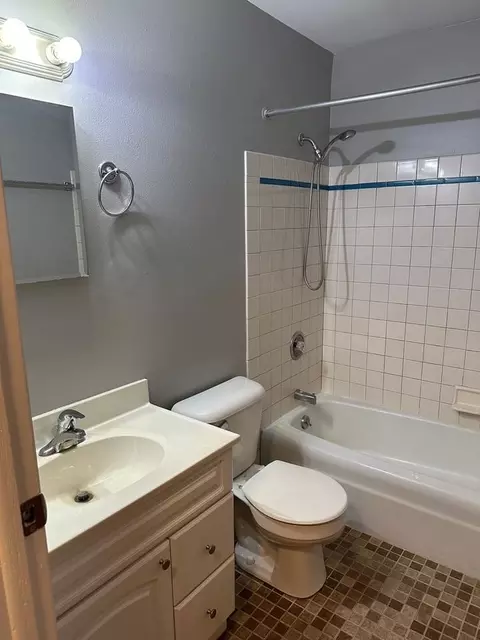 512 W Wilson St, Madison, WI 53703