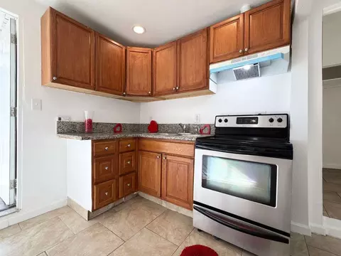 2657 E Monroe St, Carson, CA 90810 photo 4
