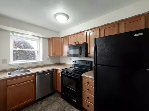 810 Perry Hwy, West View, PA 15229