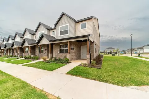 1735 W Chandler Ave, Rogers, AR 72758 photo 3