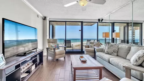 Thomas Dr, Panama City, FL 32408