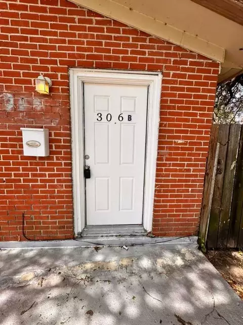 306 Lake Rd, La Marque, TX 77568