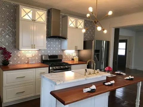 301 E Locust St, Bloomington, IL 61701